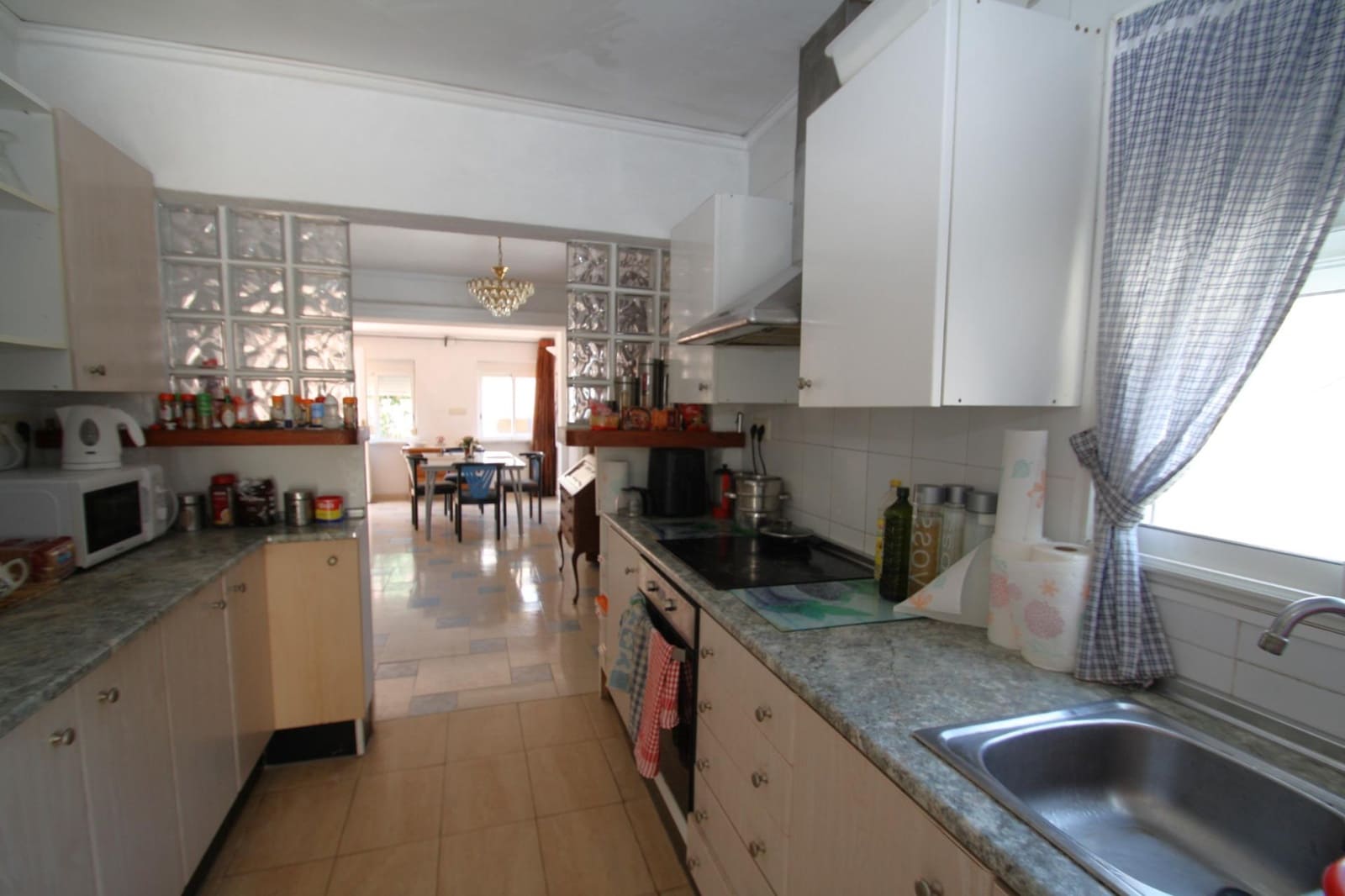 5 bedroom Villa for sale in Moraira with pool - € 380,000 (Ref: 9220198)