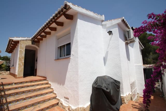 5 bedroom Villa for sale in Moraira, Teulada-Moraira with pool - € 380,000 (Ref: 9220198)