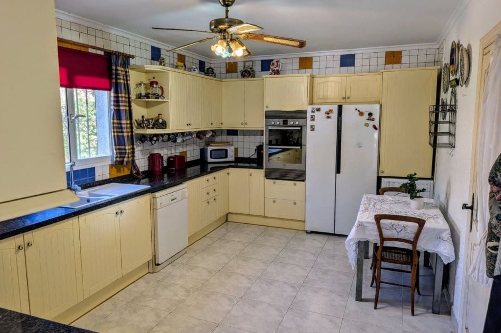 3 bedroom Villa for sale in Benitachell / Benitatxell with pool garage - € 550,000 (Ref: 9421649)