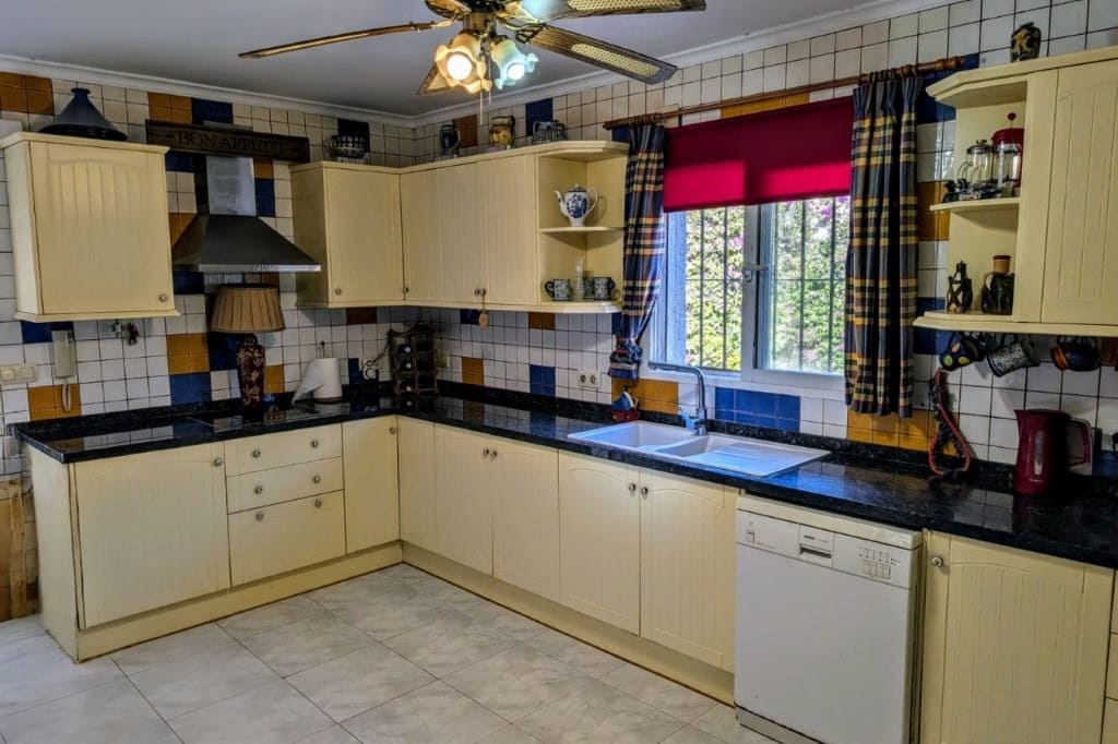 3 bedroom Villa for sale in Benitachell / Benitatxell with pool garage - € 550,000 (Ref: 9421649)