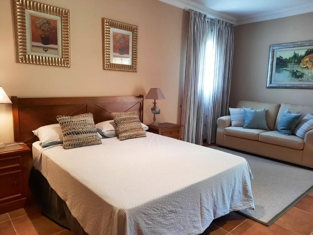 2 bedroom Apartment for sale in Denia with pool - € 478,000 (Ref: 9421650)