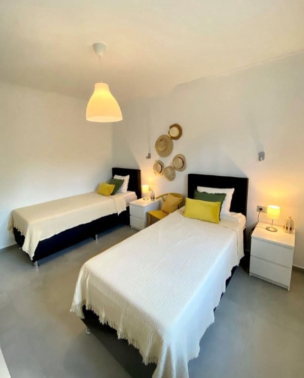 3 makuuhuone Huvila myytävänä paikassa Benissa mukana uima-altaan 
autotalli - 895 000 € (Ref: 9421651)