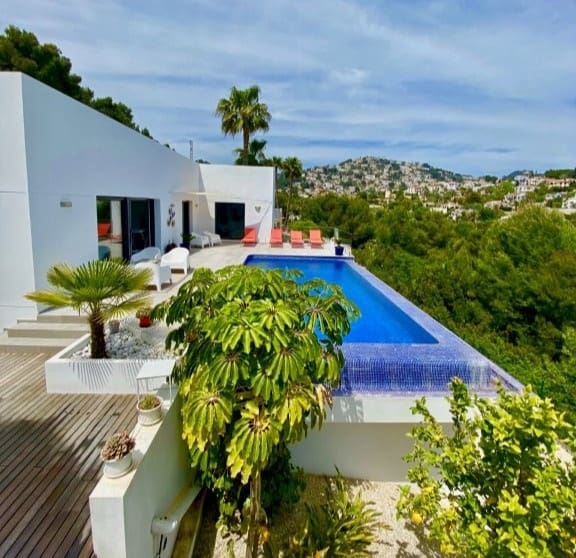 3 makuuhuone Huvila myytävänä paikassa Benissa mukana uima-altaan 
autotalli - 895 000 € (Ref: 9421651)