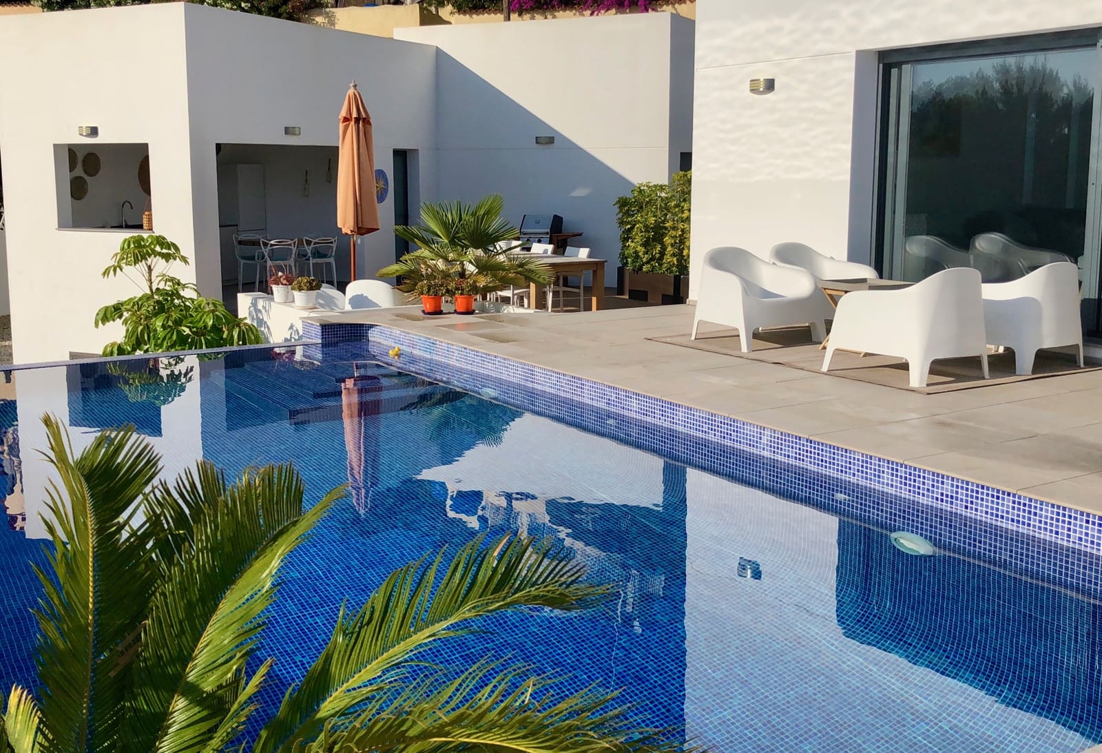 3 makuuhuone Huvila myytävänä paikassa Benissa mukana uima-altaan 
autotalli - 895 000 € (Ref: 9421651)