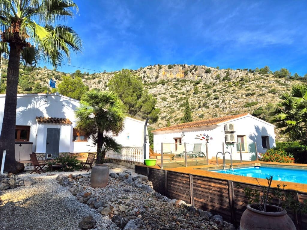 4 bedroom Villa for sale in Jalon / Xalo with pool garage - € 650,000 (Ref: 9422347)