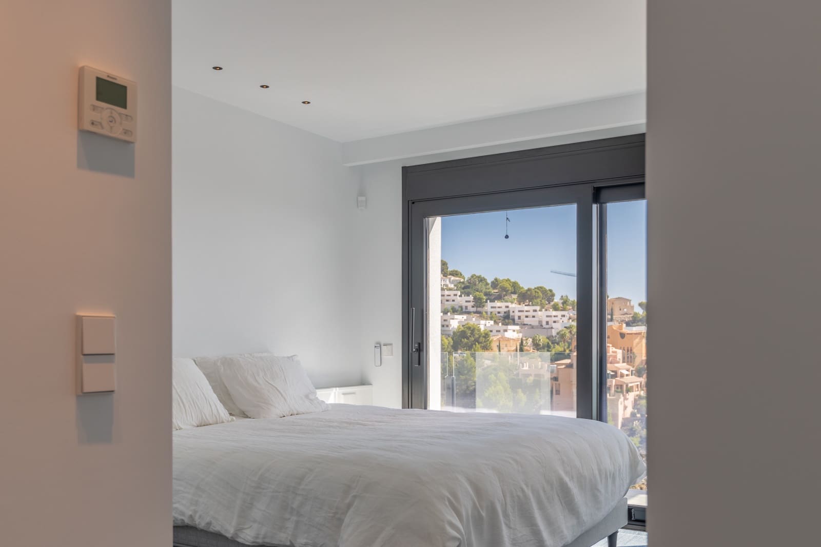 3 bedroom Villa for sale in Altea with pool - € 1,445,000 (Ref: 9422348)