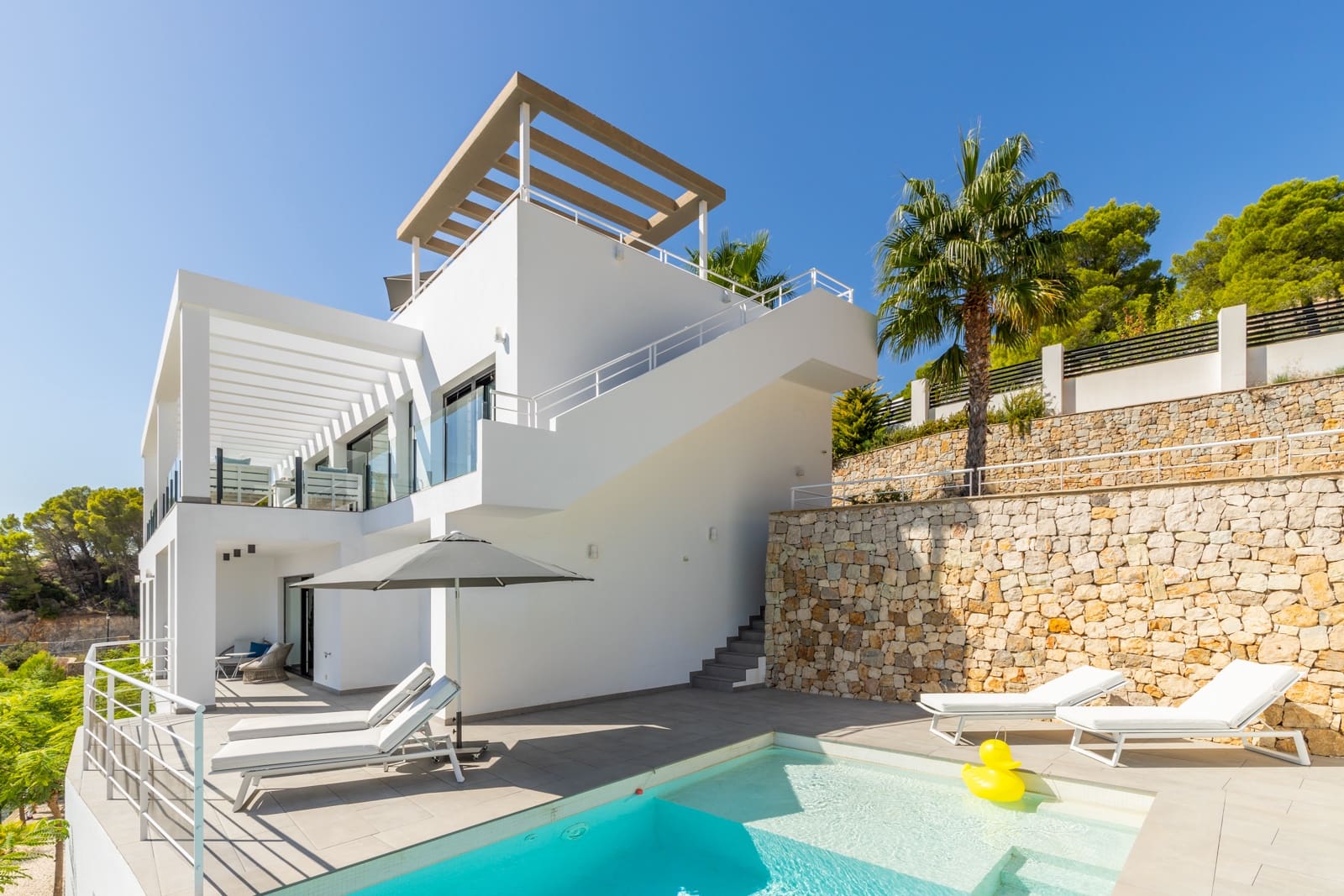 3 bedroom Villa for sale in Altea with pool - € 1,445,000 (Ref: 9422348)