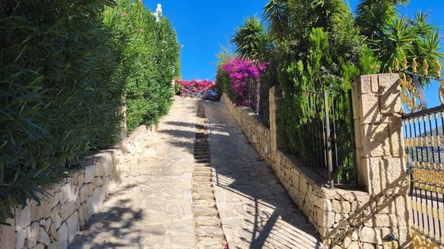 6 quarto Moradia para venda em La Sella com piscina garagem - 1 400 000 € (Ref: 9473531)