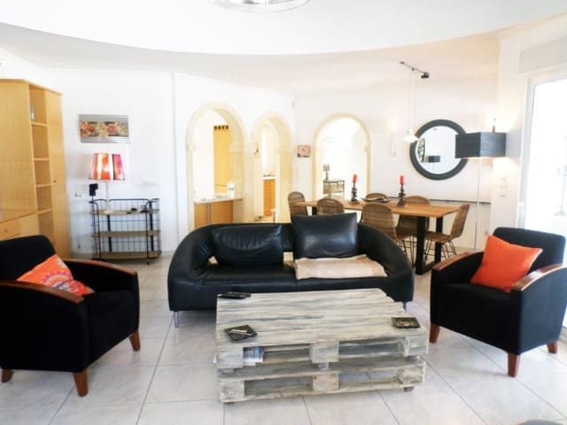 5 quarto Moradia para venda em La Sella com piscina garagem - 960 000 € (Ref: 9473532)