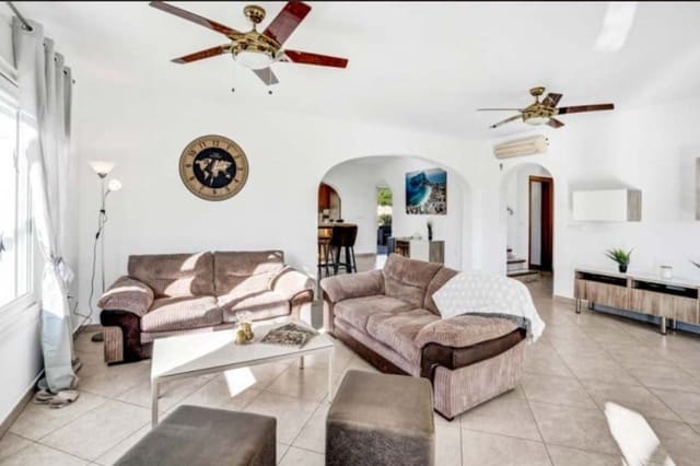 3 soverom Villa til salgs i Calpe / Calp med svømmebasseng garasje - € 725 000 (Ref: 9474146)