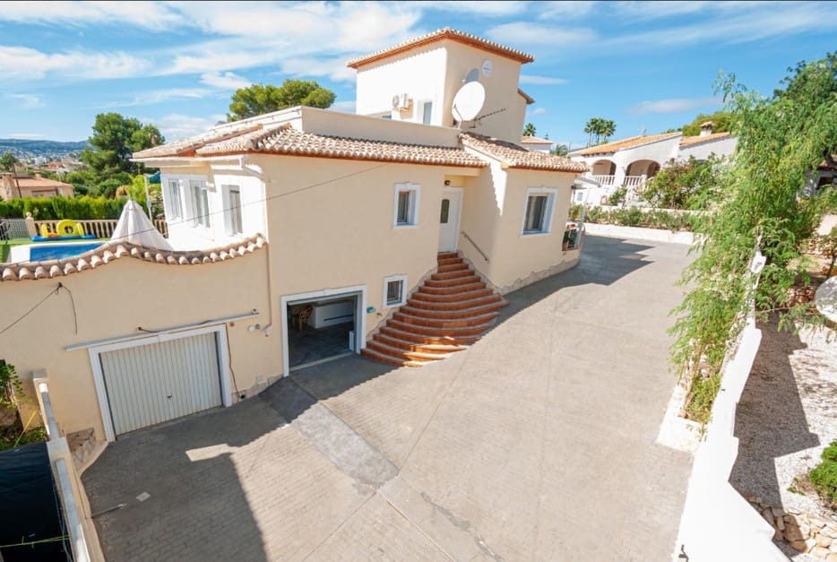 3 soverom Villa til salgs i Calpe / Calp med svømmebasseng garasje - € 725 000 (Ref: 9474146)