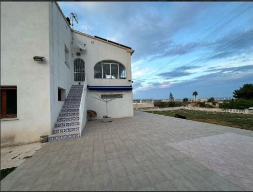 4 bedroom Villa for sale in Calpe / Calp with pool - € 675,000 (Ref: 9474563)