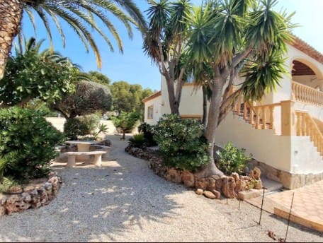 2 bedroom Villa for sale in Calpe / Calp with pool garage - € 650,000 (Ref: 9474564)