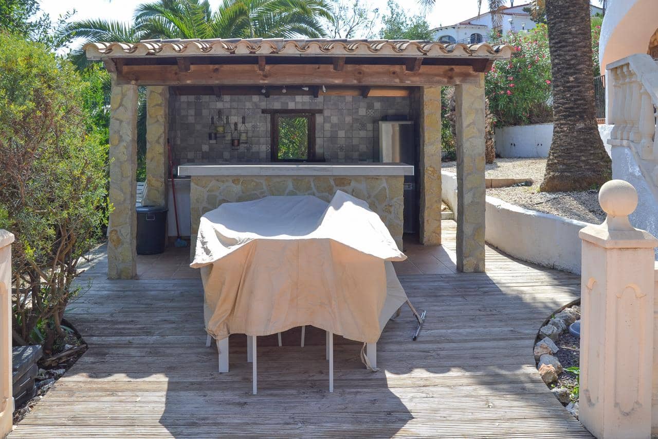 6 bedroom Villa for sale in Pedreguer with pool - € 510,000 (Ref: 9483222)