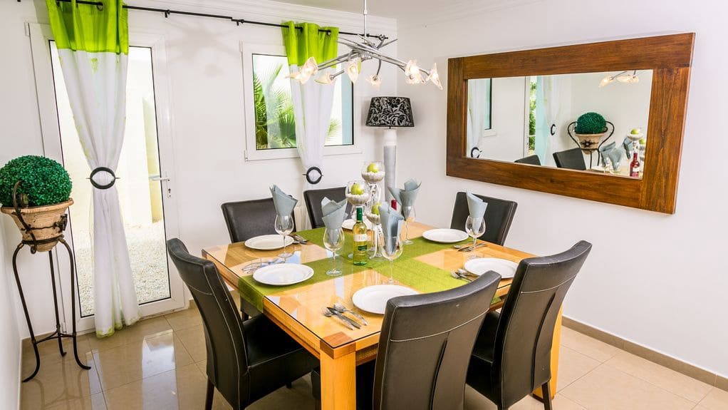 5 soverom Villa til salgs i Ambolo med svømmebasseng - € 750 000 (Ref: 9483223)