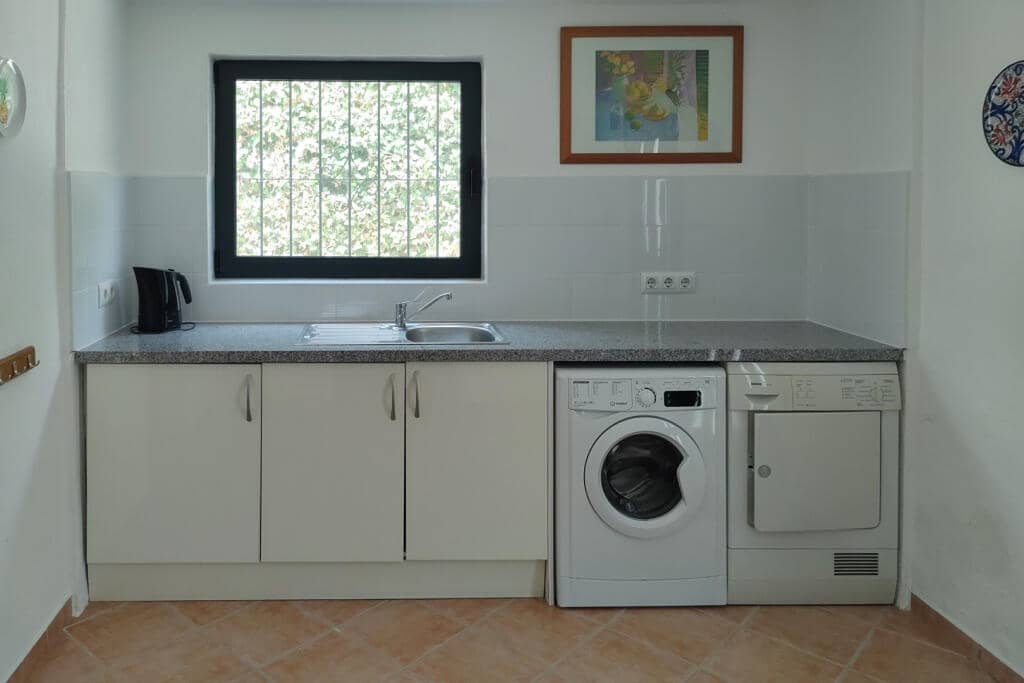 4 bedroom Villa for sale in Benissa with pool - € 728,600 (Ref: 9484975)