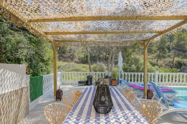 4 soveværelse Villa til salg i Benissa med swimmingpool - € 620.000 (Ref: 9486576)