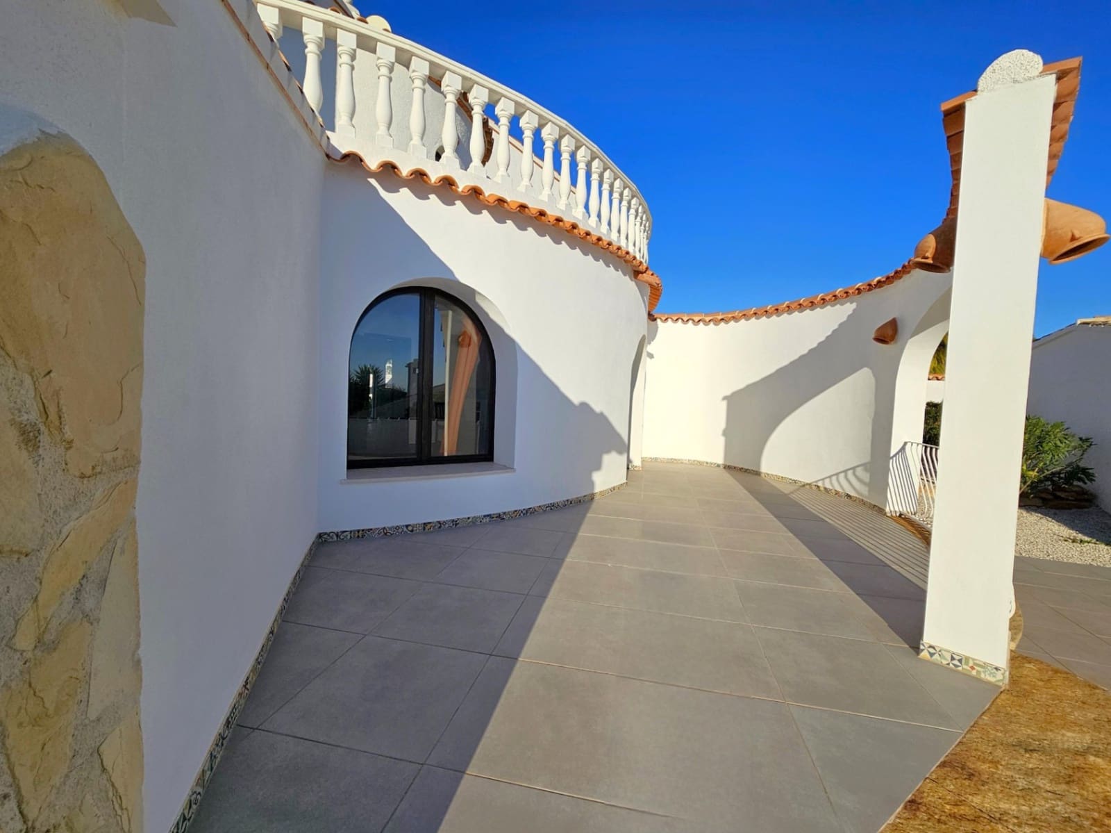 5 soveværelse Villa til salg i Cumbre del Sol med swimmingpool garage - € 625.000 (Ref: 9585096)