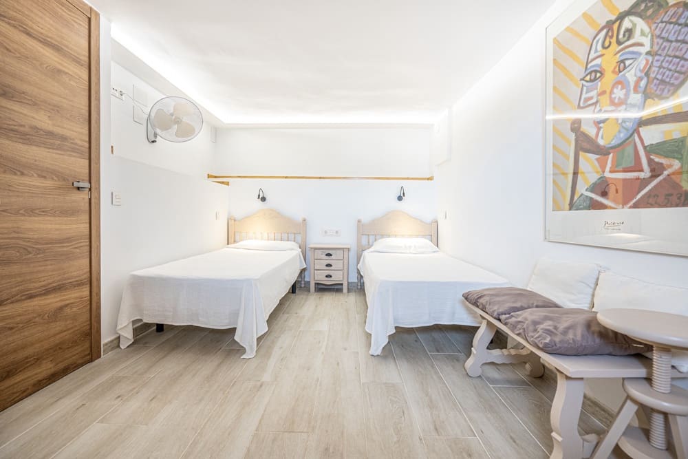 6 bedroom Villa for sale in Calpe / Calp with pool garage - € 845,000 (Ref: 9610321)