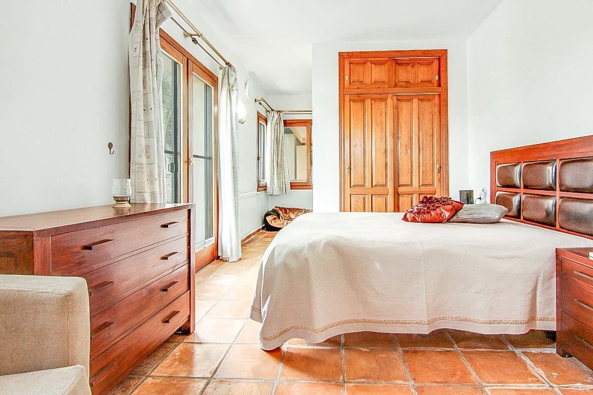 7 bedroom Finca/Country House for sale in Benissa with pool garage - € 995,000 (Ref: 9610330)