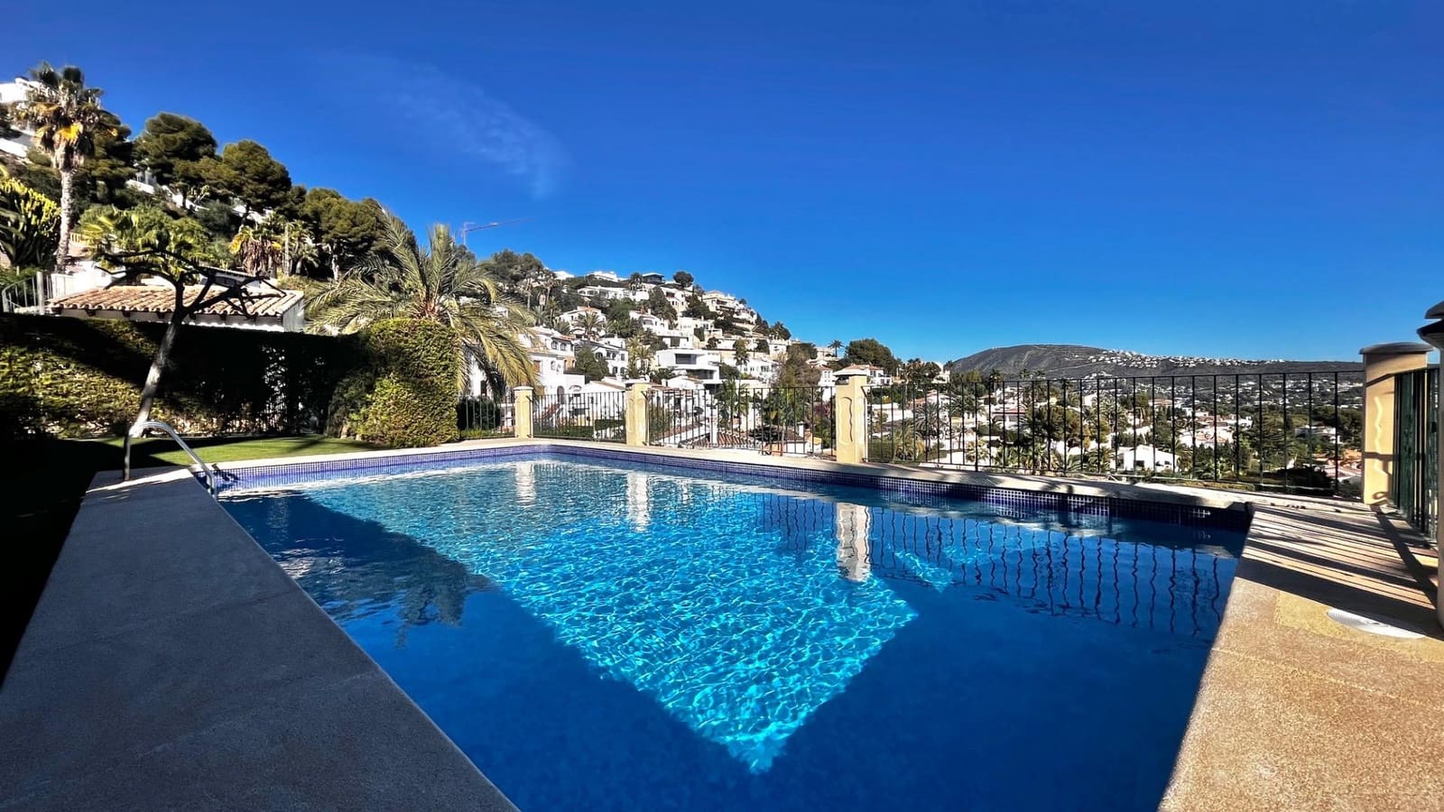 2 Zimmer Bungalow zu verkaufen in Teulada mit Pool - 325.000 € (Ref: 9618645)