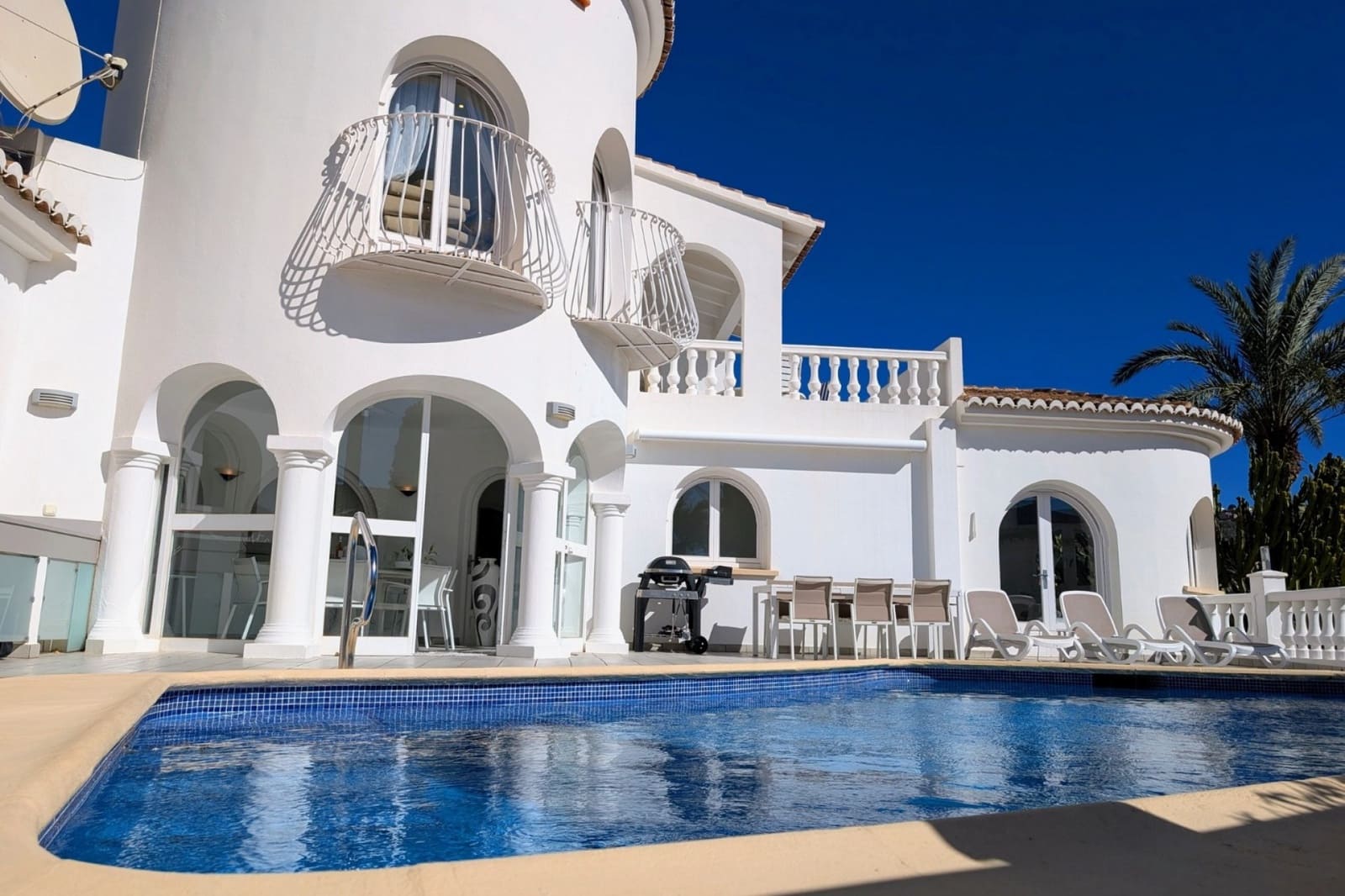 3 soveværelse Villa til salg i Moraira med swimmingpool garage - € 1.100.000 (Ref: 9669308)