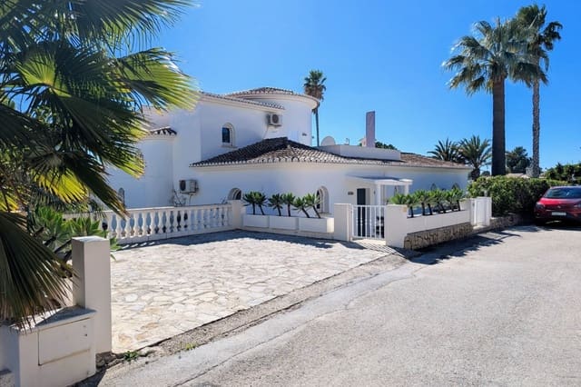 3 soveværelse Villa til salg i Moraira, Teulada-Moraira med swimmingpool garage - € 1.100.000 (Ref: 9669308)
