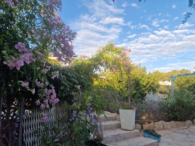 3 soveværelse Villa til salg i Javea / Xàbia med swimmingpool - € 695.000 (Ref: 9720684)