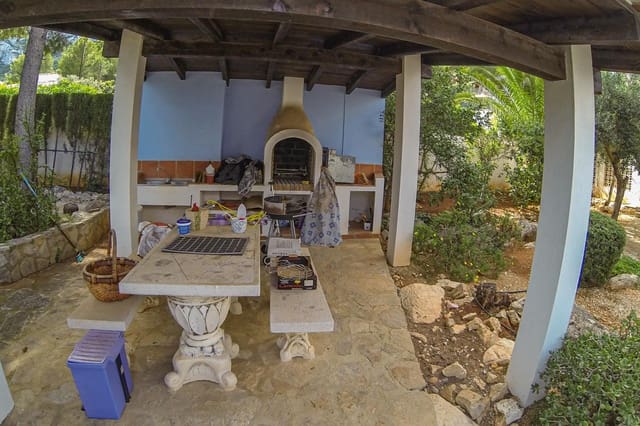 6 sypialnia Willa na sprzedaż w Dénia z basenem garażem - 790 000 € (Ref: 9812356)