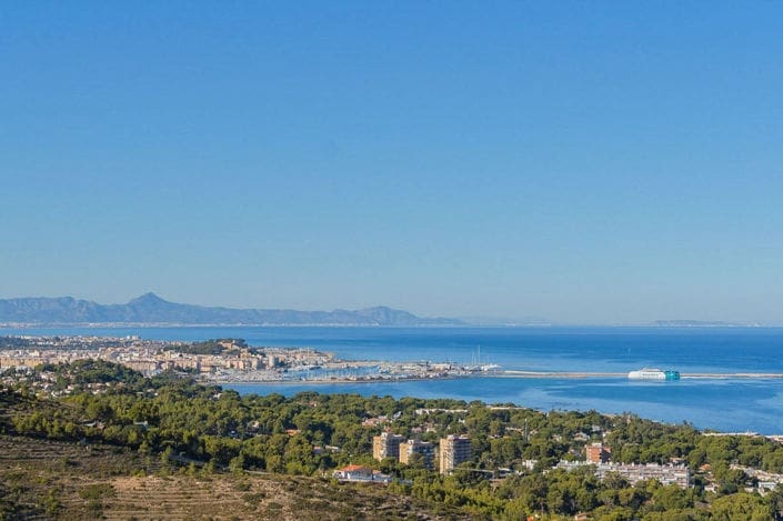 4 bedroom Villa for sale in Denia with pool garage - € 565,000 (Ref: 9844540)
