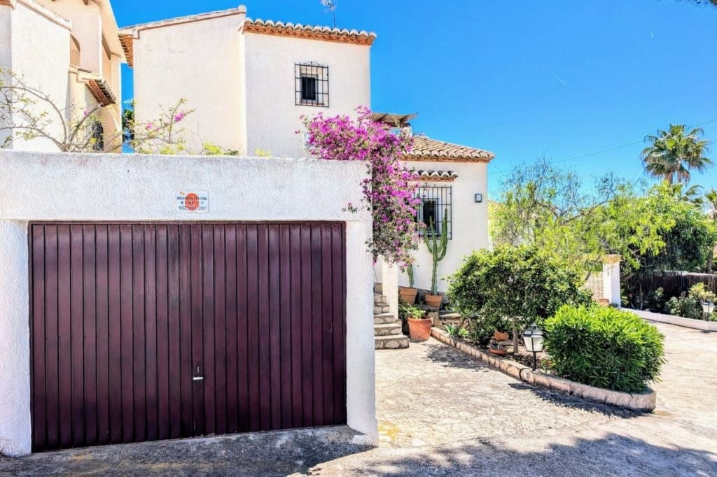 3 soveværelse Villa til salg i Moraira med swimmingpool garage - € 525.000 (Ref: 9867920)