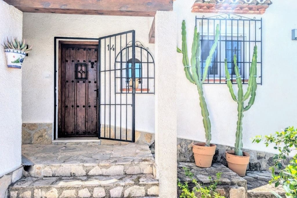 3 soveværelse Villa til salg i Moraira med swimmingpool garage - € 525.000 (Ref: 9867920)