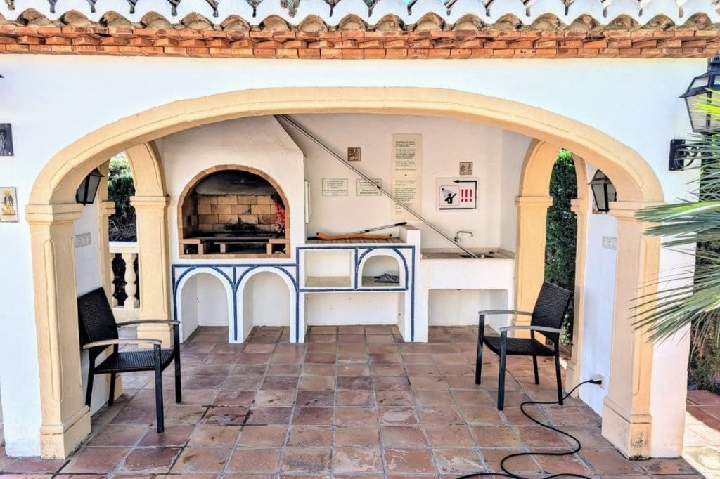 3 soveværelse Villa til salg i Moraira med swimmingpool garage - € 525.000 (Ref: 9867920)