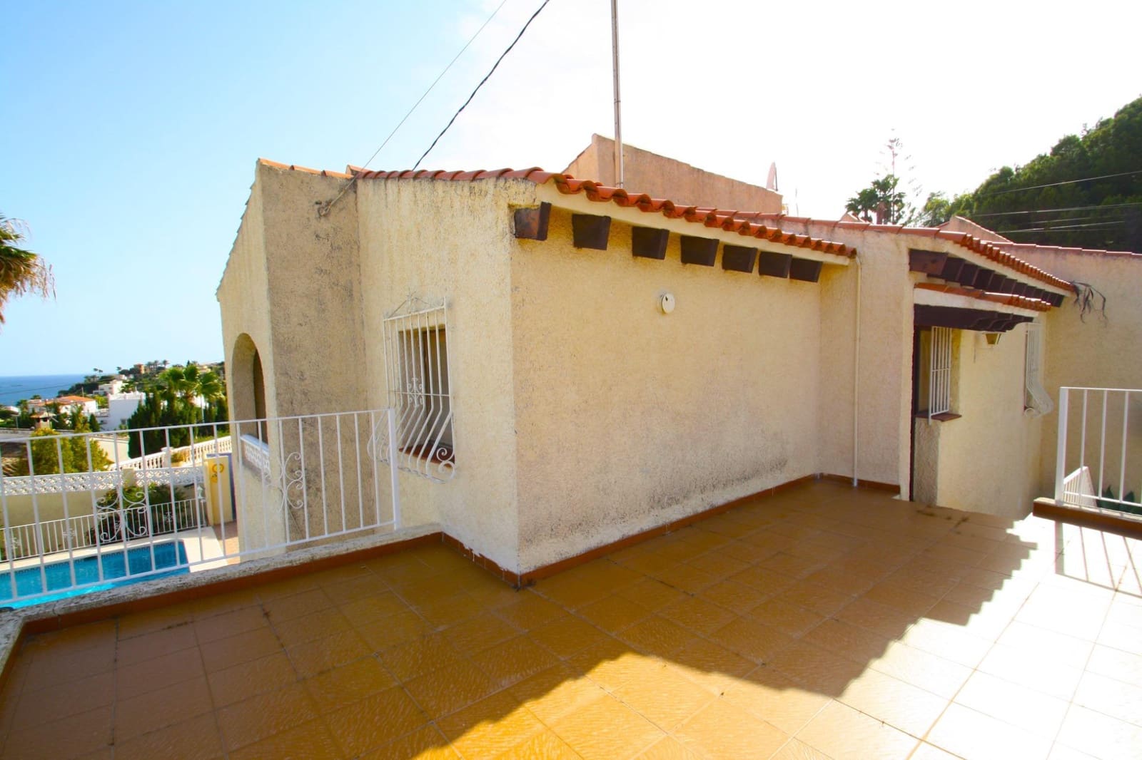 3 makuuhuone Huvila myytävänä paikassa Calpe / Calp mukana uima-altaan 
autotalli - 475 000 € (Ref: 9876346)