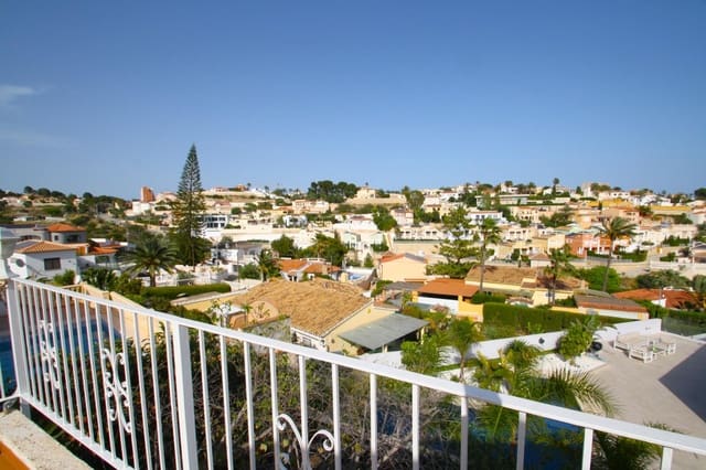 3 makuuhuone Huvila myytävänä paikassa Canuta, Calpe / Calp mukana uima-altaan 
autotalli - 475 000 € (Ref: 9876346)