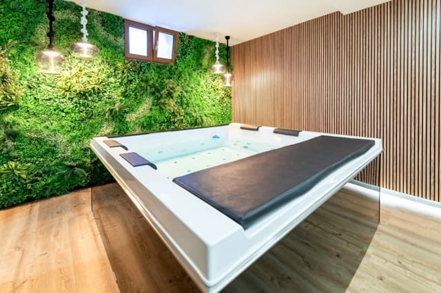 4 bedroom Villa for sale in Calpe / Calp with pool garage - € 2,520,000 (Ref: 9954604)