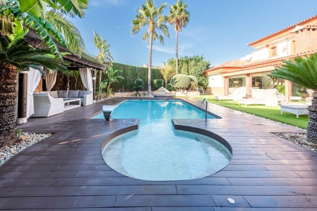 4 bedroom Villa for sale in Calpe / Calp with pool garage - € 2,520,000 (Ref: 9954604)