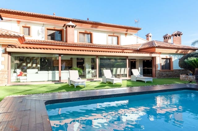 4 bedroom Villa for sale in Calpe / Calp with pool garage - € 2,520,000 (Ref: 9954604)