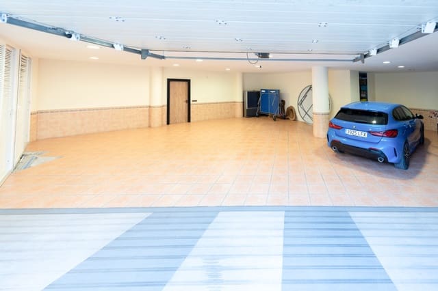 4 bedroom Villa for sale in Calpe / Calp with pool garage - € 2,520,000 (Ref: 9954604)