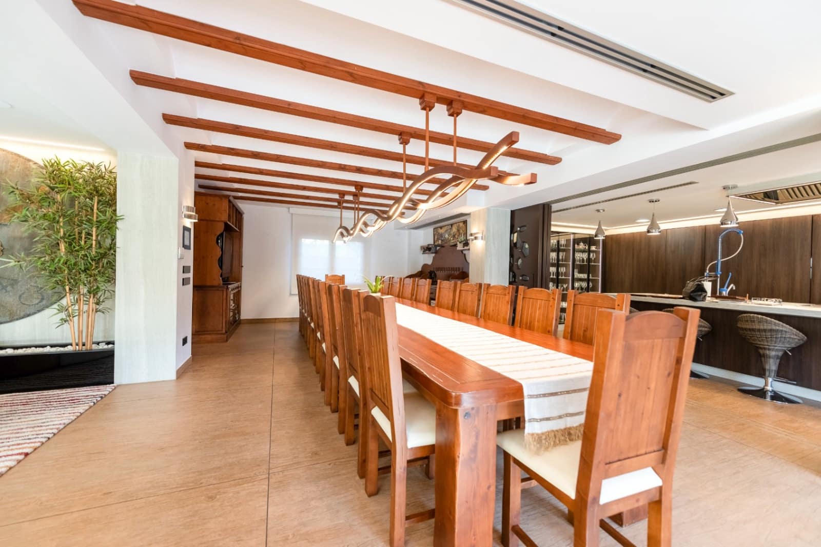 4 bedroom Villa for sale in Calpe / Calp with pool garage - € 2,520,000 (Ref: 9954604)