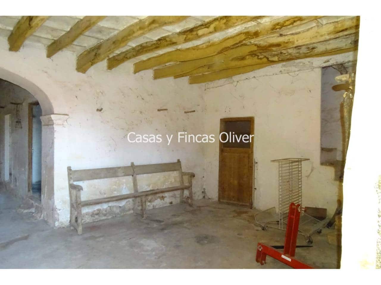 Byhus til salg i Llubi - € 600.000 (Ref: 5480735)