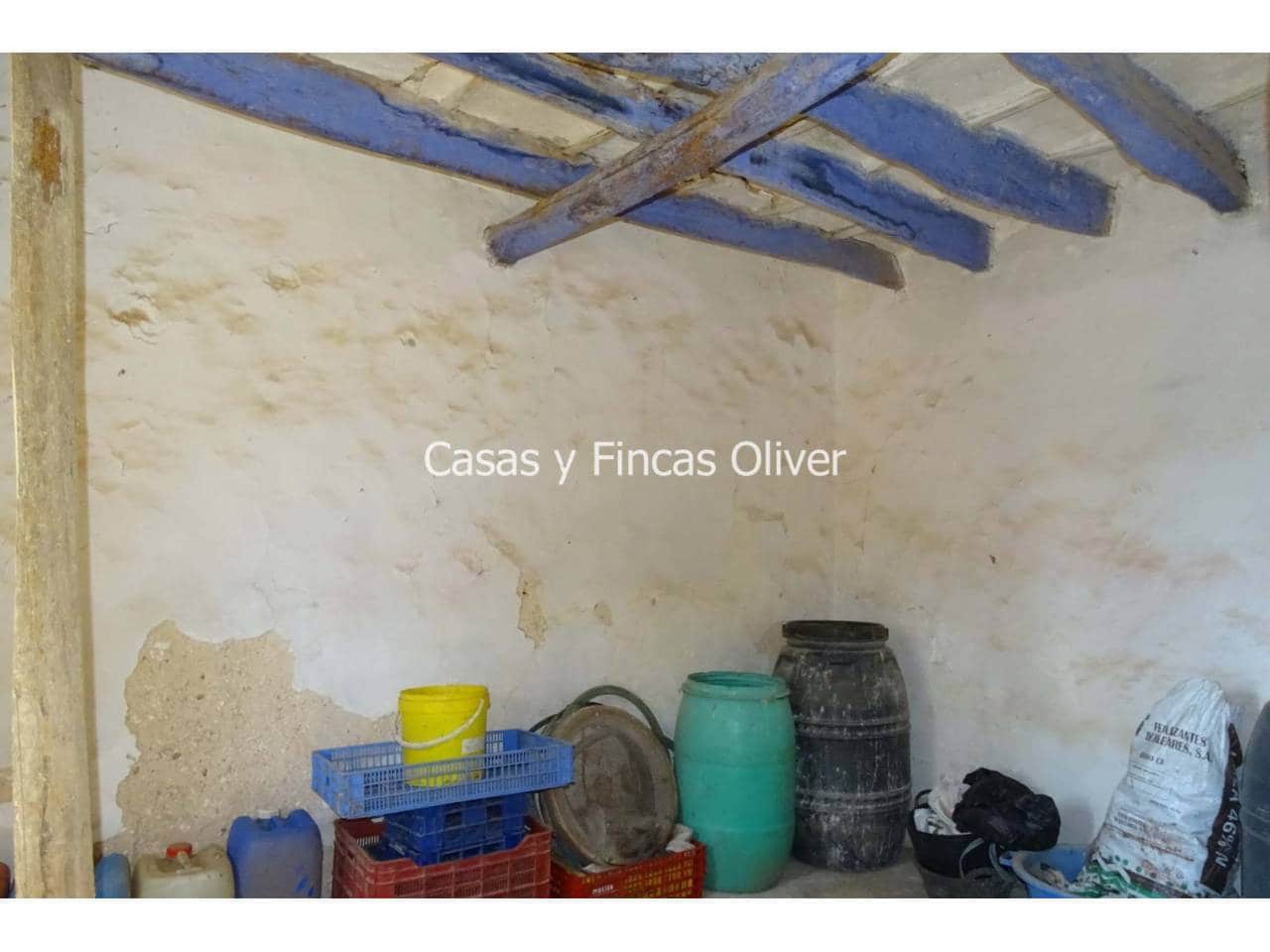 Byhus til salg i Llubi - € 600.000 (Ref: 5480735)