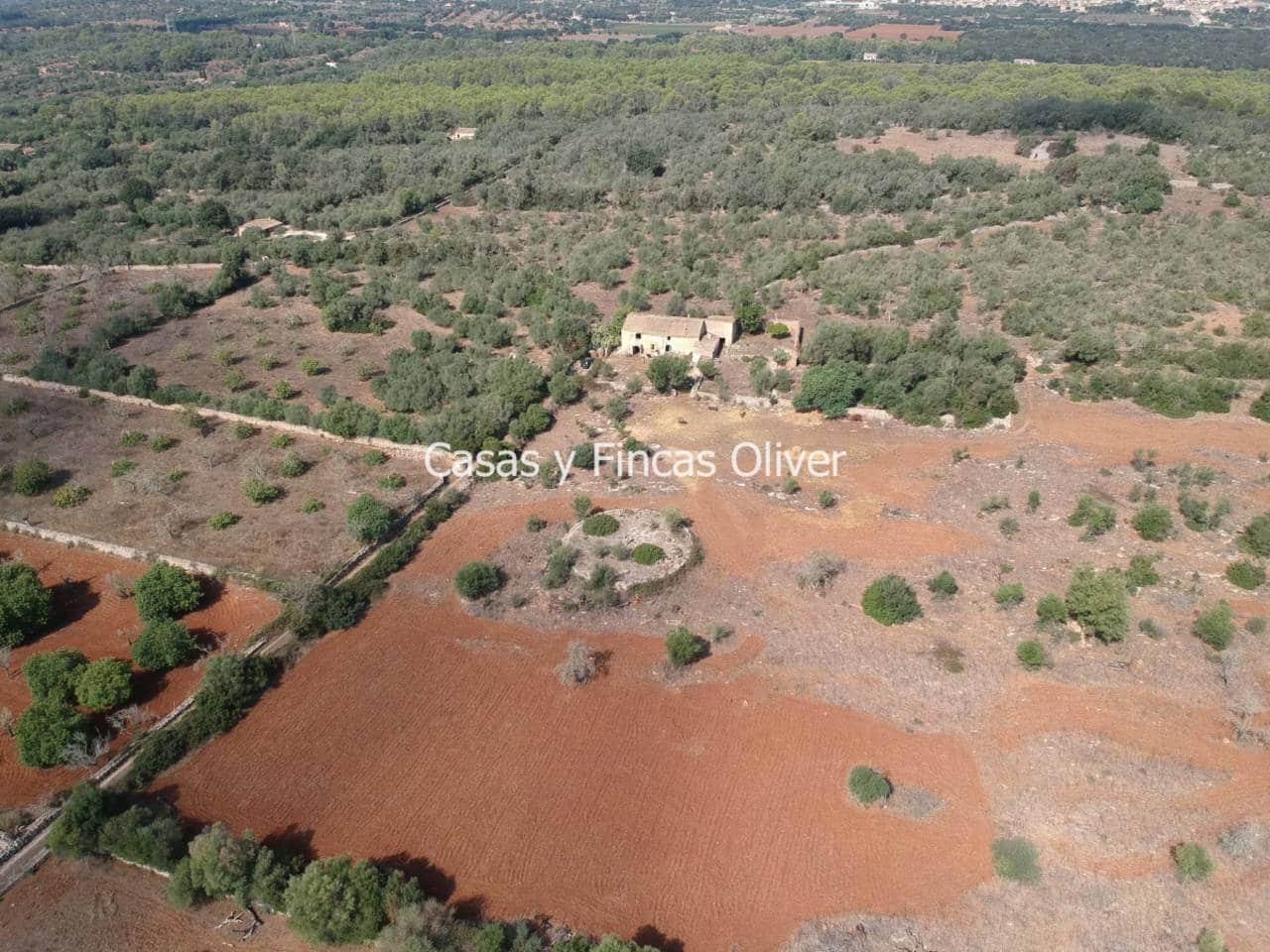 Byhus til salg i Llubi - € 600.000 (Ref: 5480735)