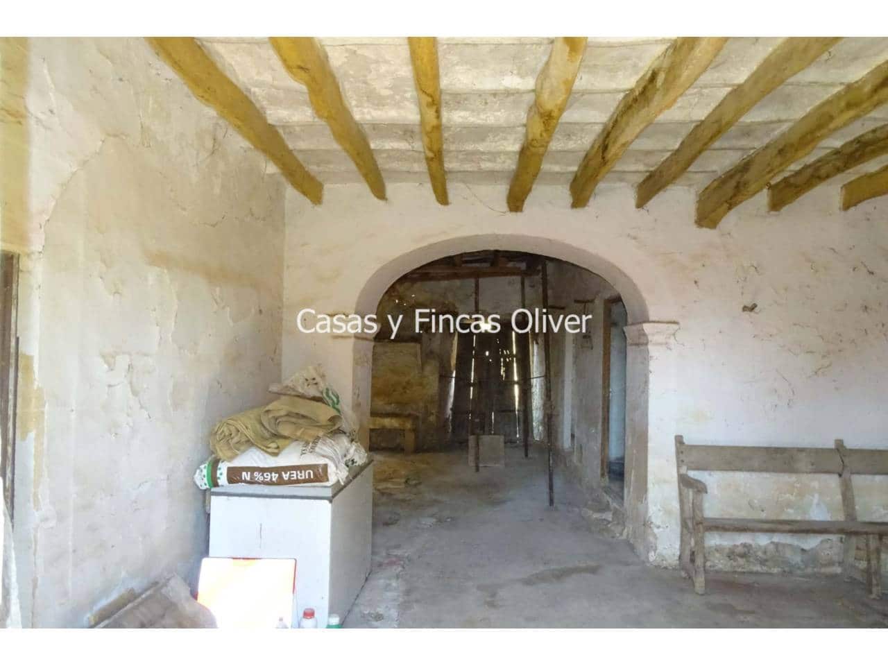 Byhus til salg i Llubi - € 600.000 (Ref: 5480735)