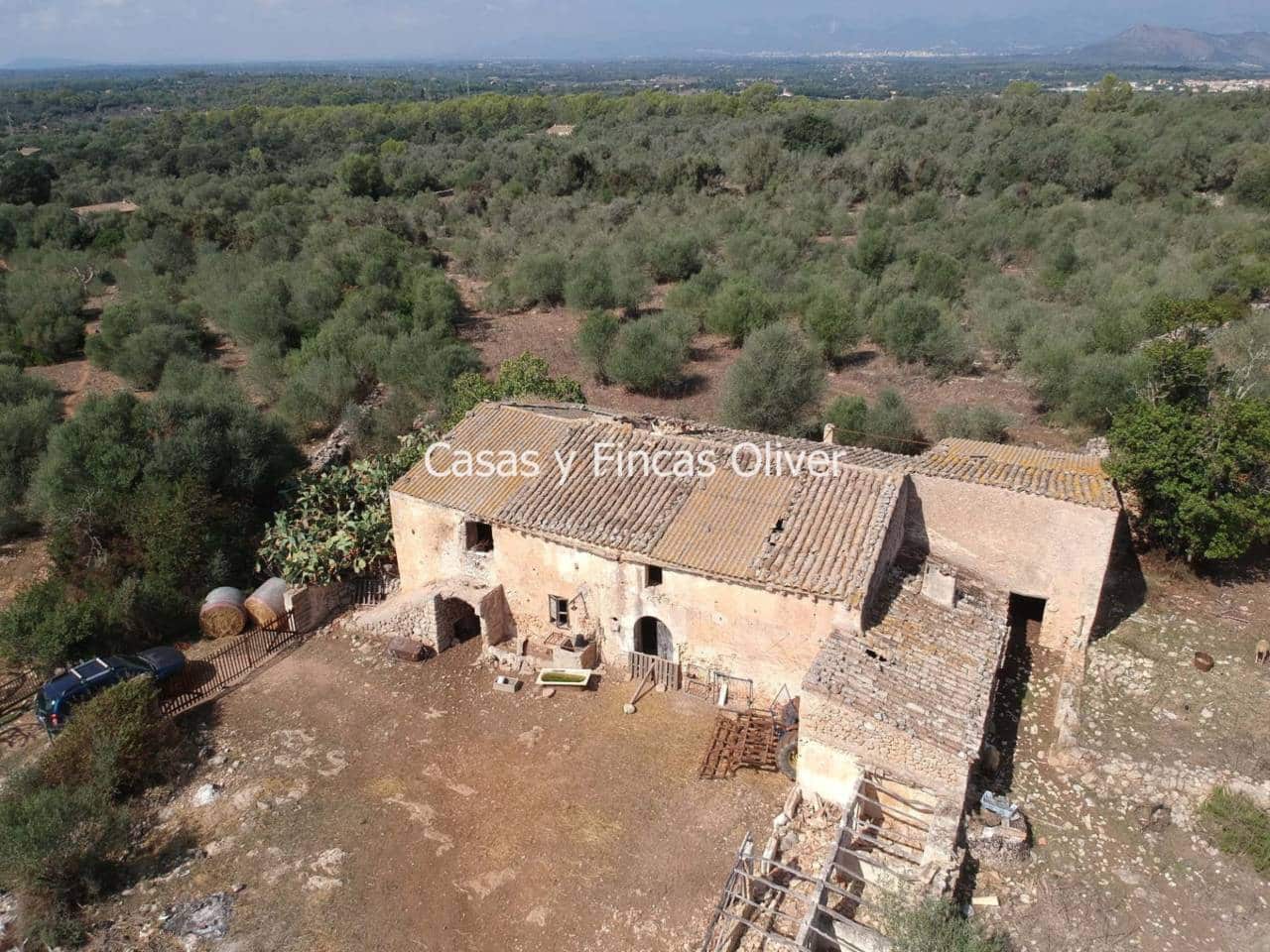 Byhus til salg i Llubi - € 600.000 (Ref: 5480735)