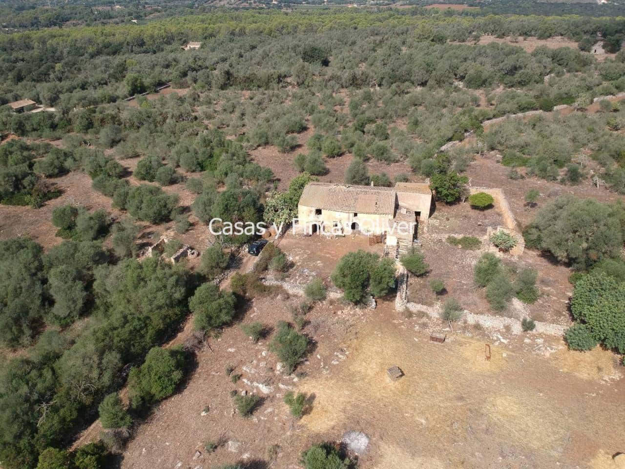 Byhus til salg i Llubi - € 600.000 (Ref: 5480735)