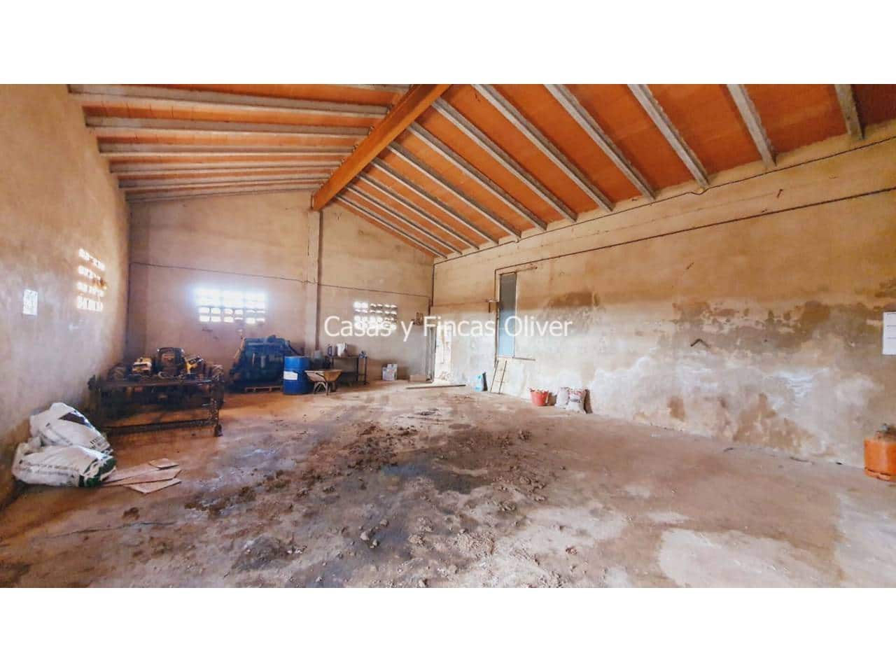 Grunde uden byggetilladelser til salg i Llubi - € 344.000 (Ref: 7409752)