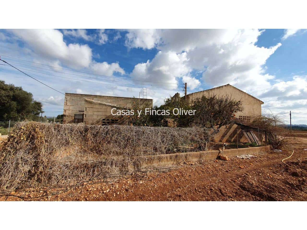 Grunde uden byggetilladelser til salg i Llubi - € 344.000 (Ref: 7409752)