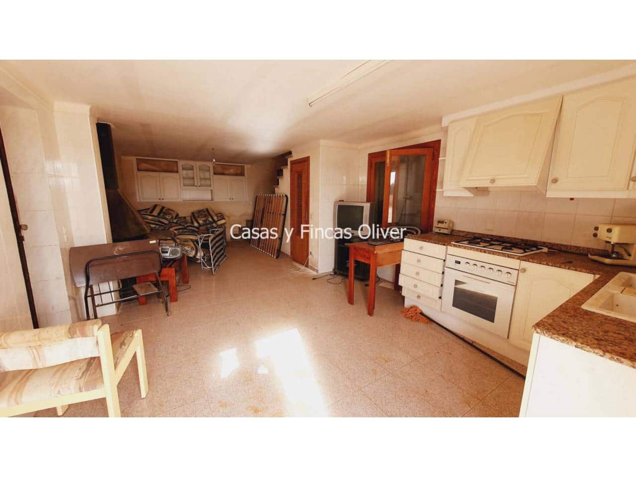 Grunde uden byggetilladelser til salg i Llubi - € 344.000 (Ref: 7409752)