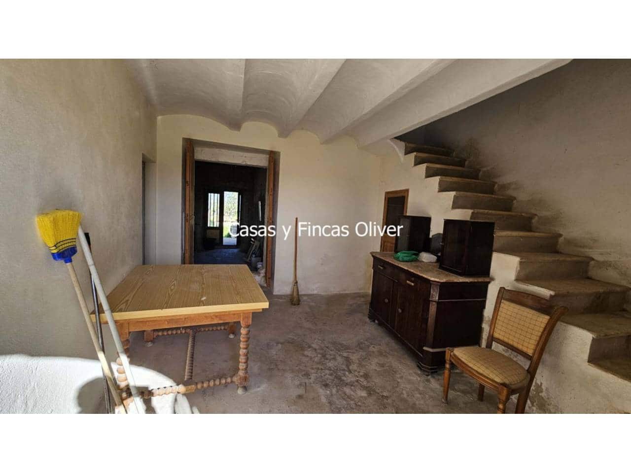 1 soveværelse Byhus til salg i Llubi med garage - € 240.000 (Ref: 7921627)